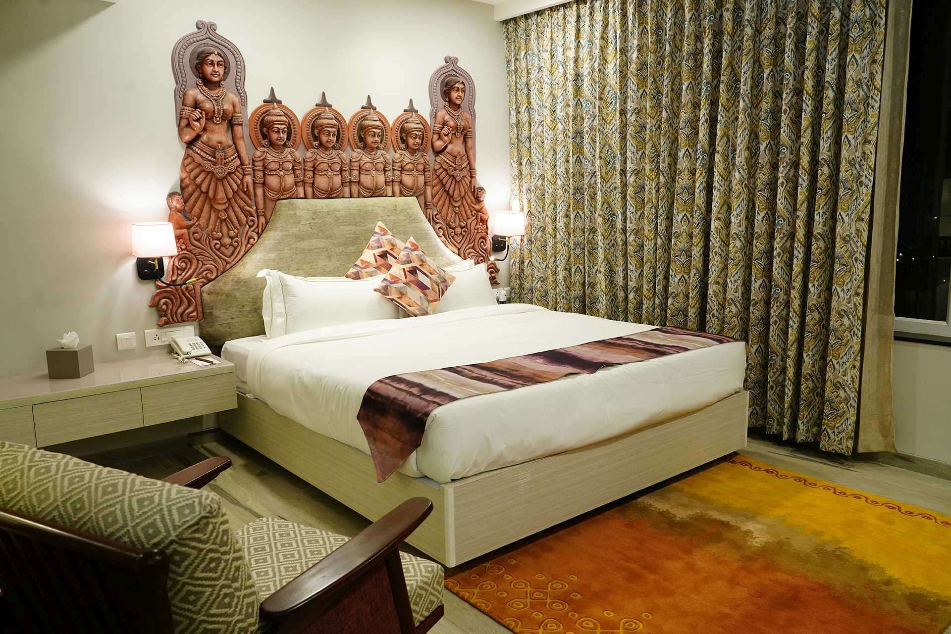 EXECUTIVE SUITES